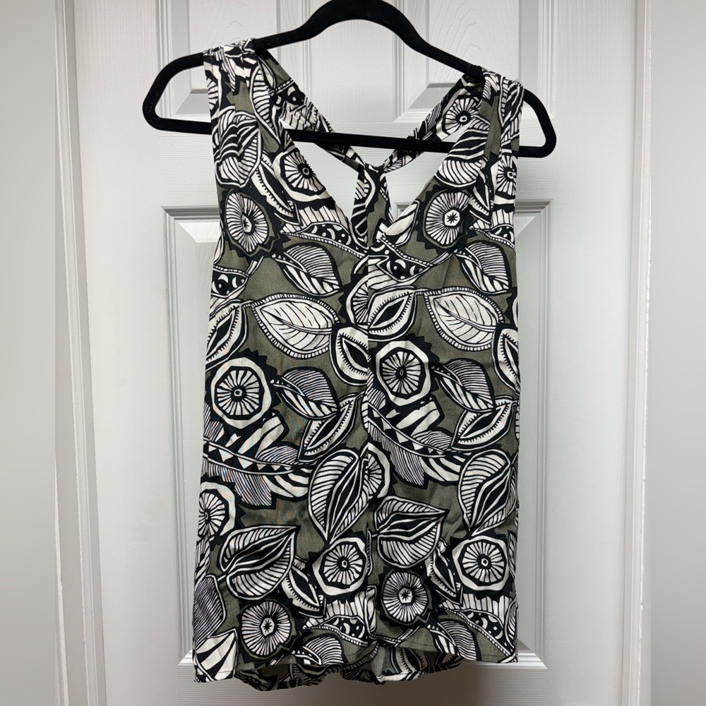 Ann Taylor LOFT Sleeveless Leaf Print Blouse Tank Top Size M NWT
